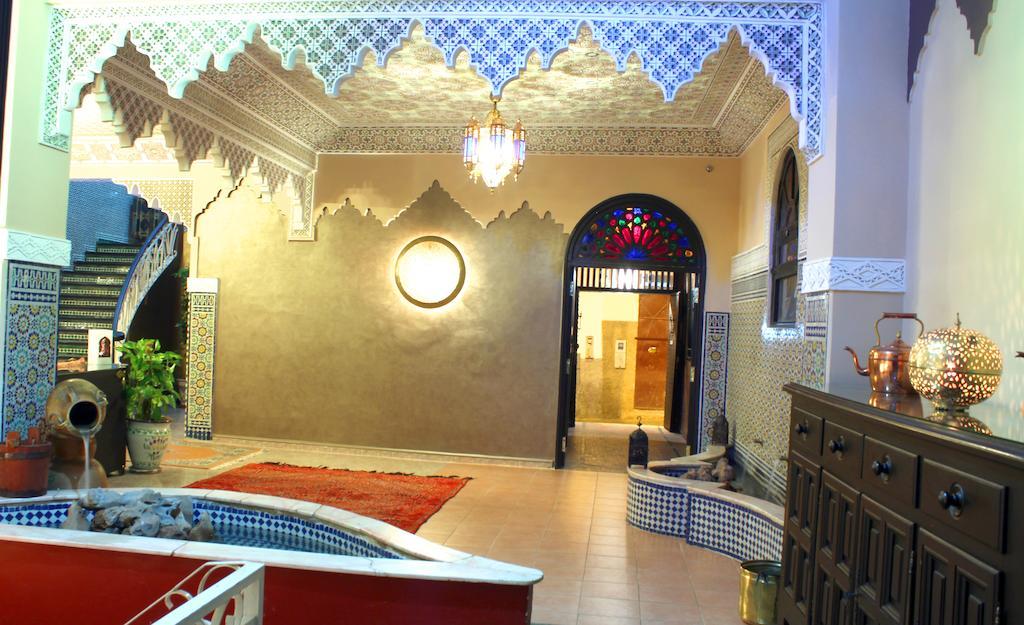 Collier De La Colombe Hotel Meknès Buitenkant foto