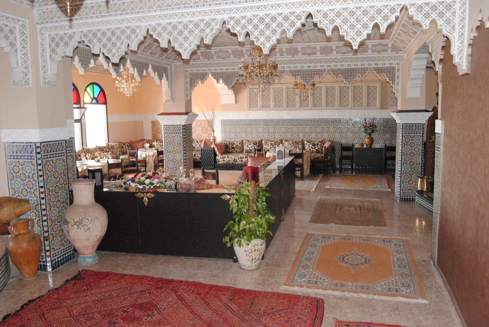 Collier De La Colombe Hotel Meknès Buitenkant foto