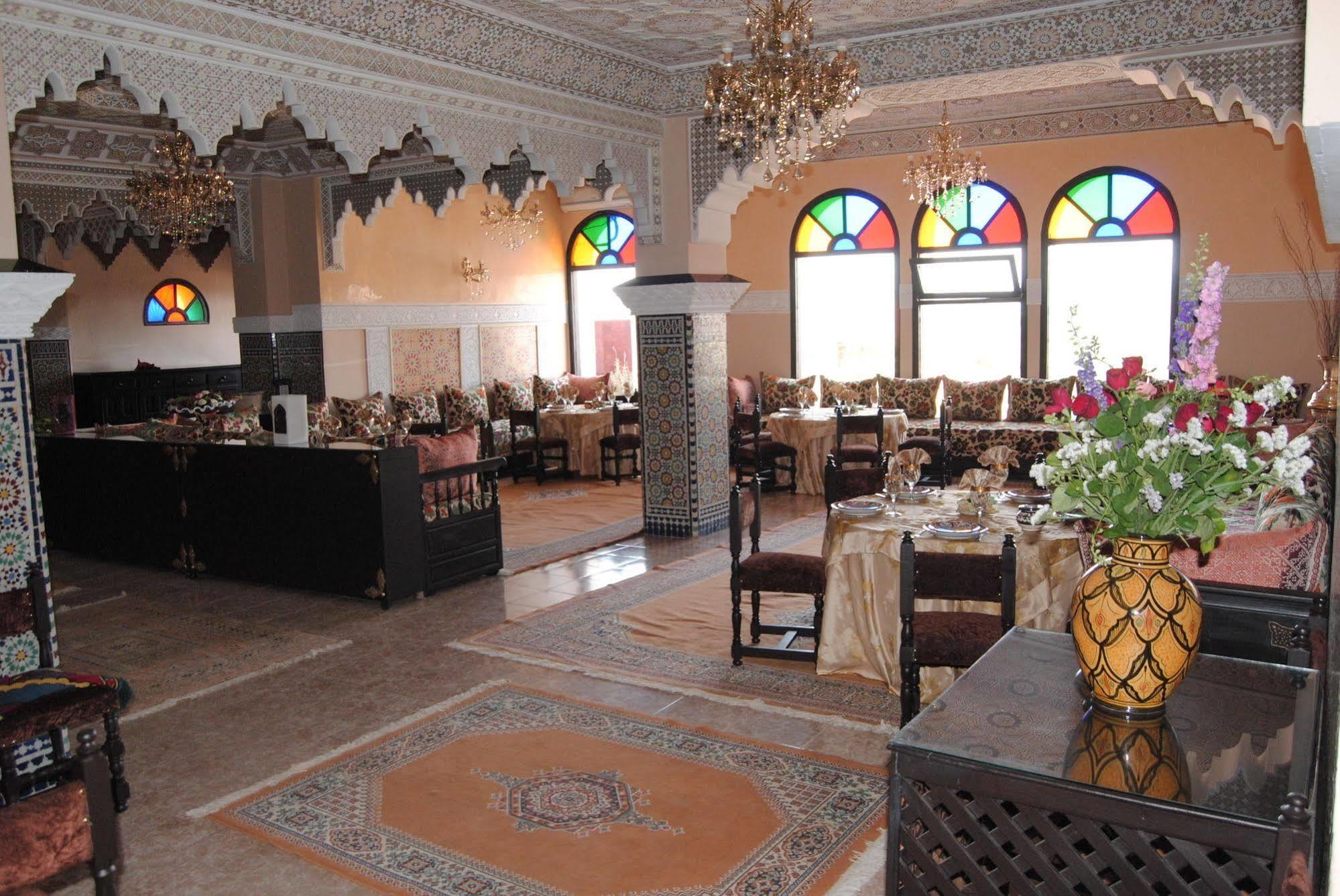 Collier De La Colombe Hotel Meknès Buitenkant foto