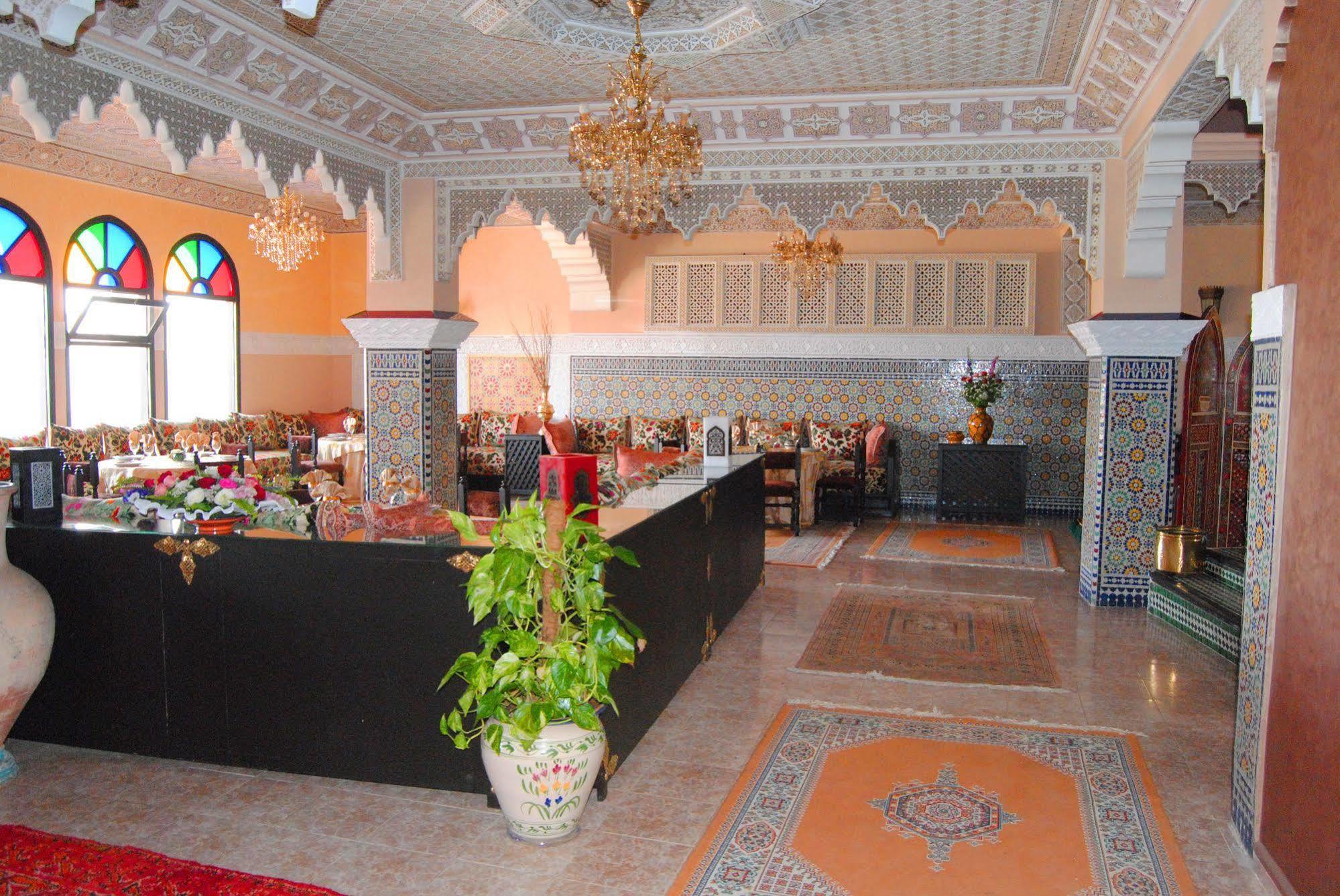 Collier De La Colombe Hotel Meknès Buitenkant foto