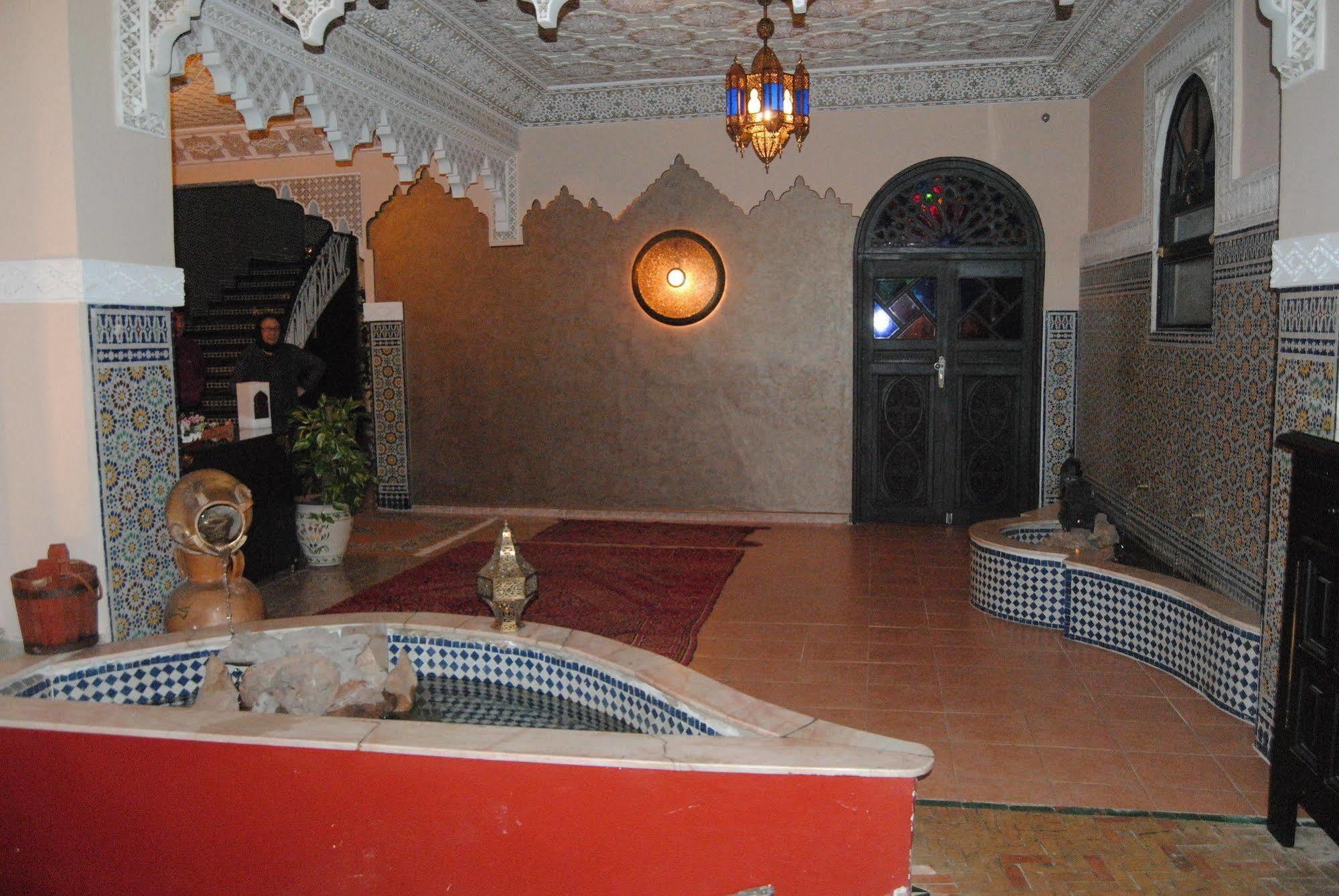 Collier De La Colombe Hotel Meknès Buitenkant foto